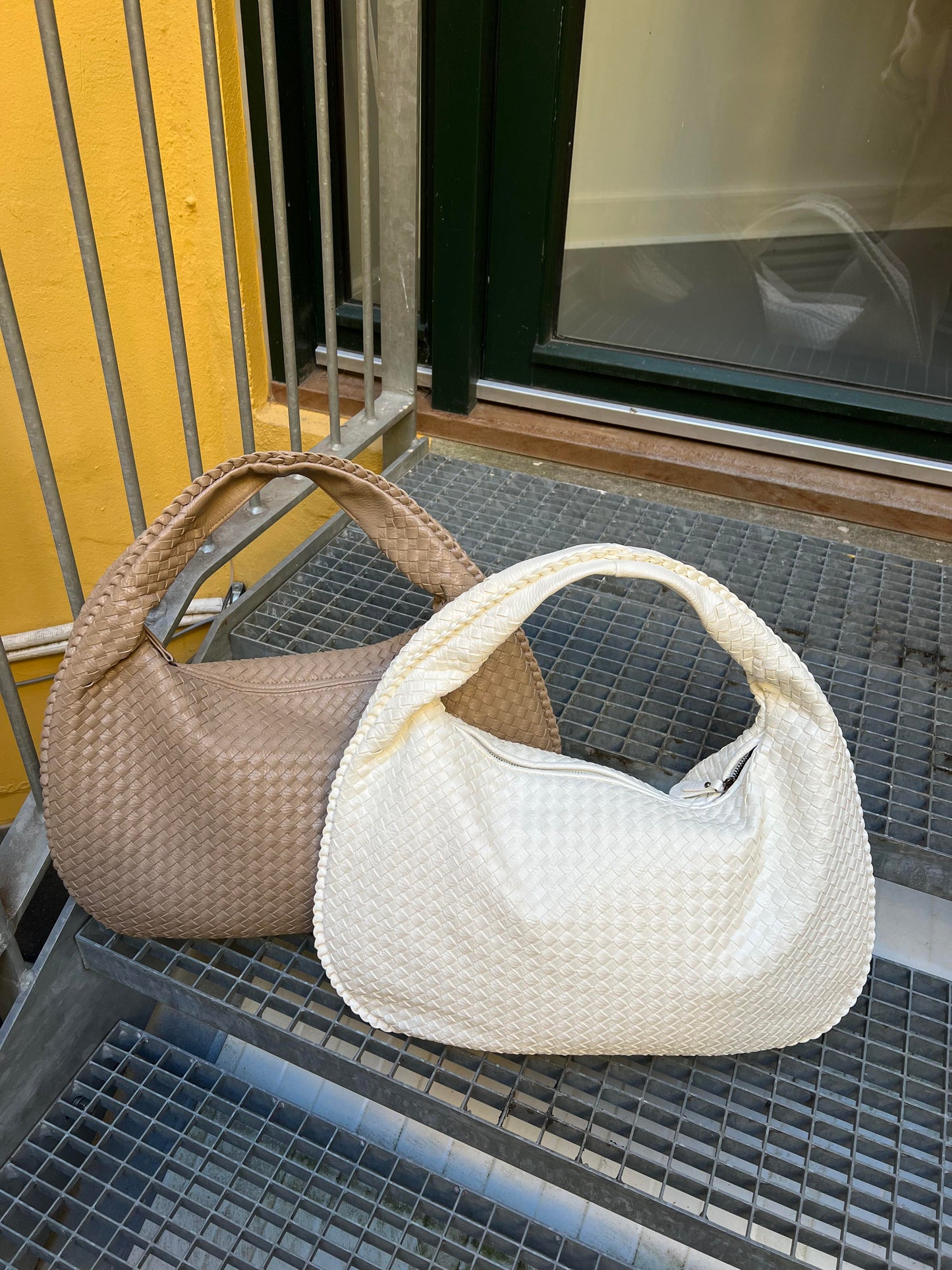 MARY - Must have Tas
