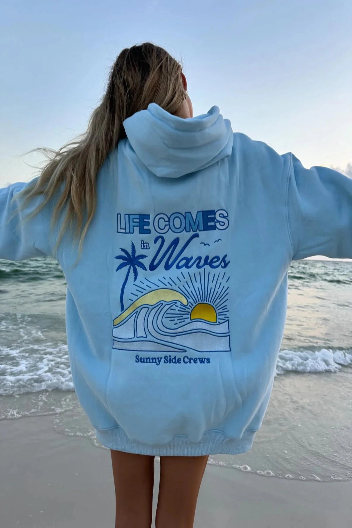 LOLA | Life Comes In Waves Hoodie ( 1 + 1 Gratis )