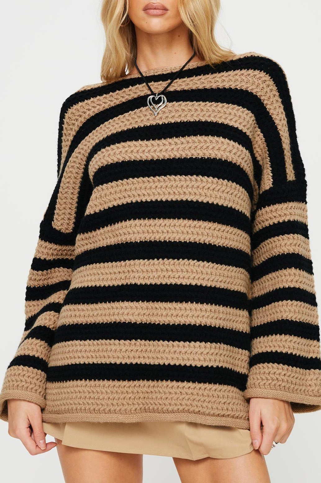 NORA - Comfortabele en Stijlvolle Sweater Cute StyleSpectrums