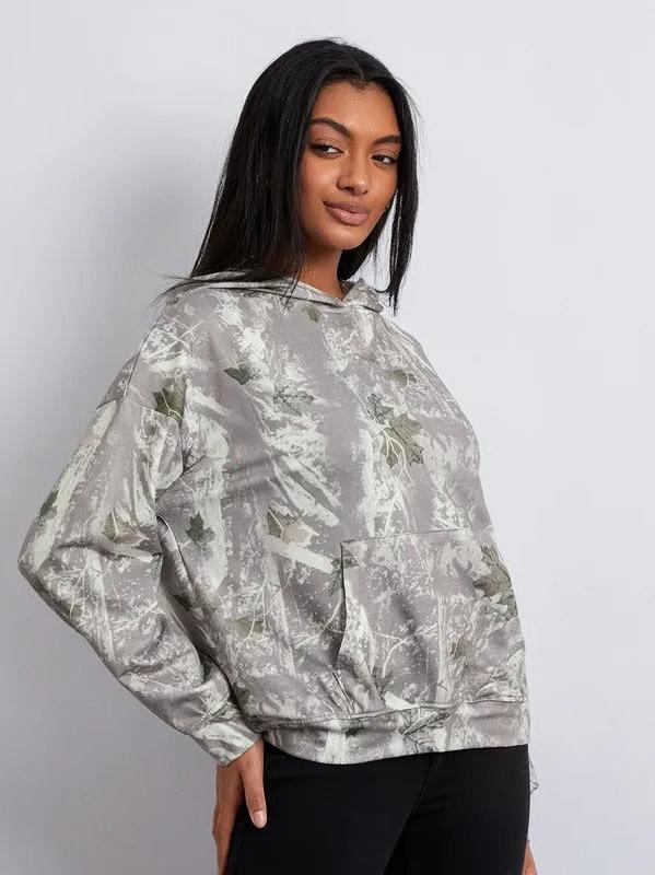 LAURA - de Must-Have Camo Hoodie