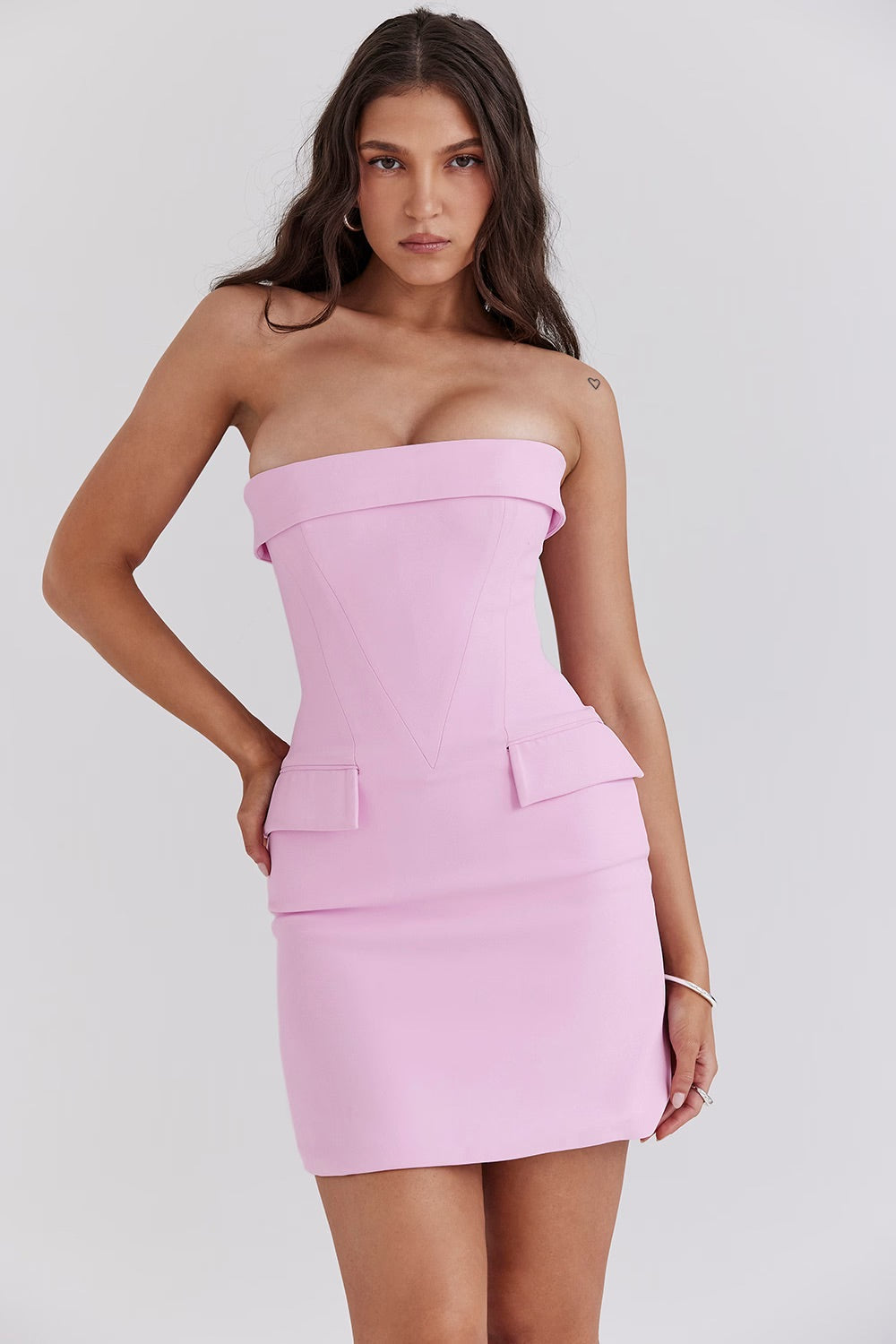 DELILAH - Stijlvolle Mini Jurk Clean Jurk StyleSpectrums